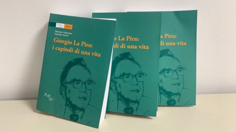 I tre volumi dell'opera "Giorgio La Pira: i capitoli di una vita"