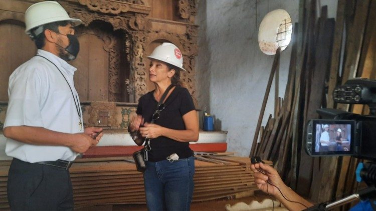 Ojciec Święty pomaga honduraskiej wiosce odnowić kościół