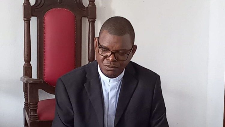 Dom António Manuel Bogaio Constantino, Bispo Auxiliar da Beira (Moçambique)  
