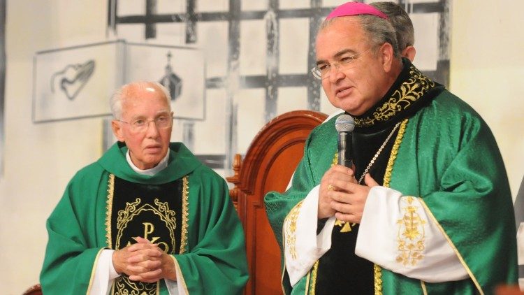 Monsenhor Jonas Abib e o cardeal Orani João Tempesta