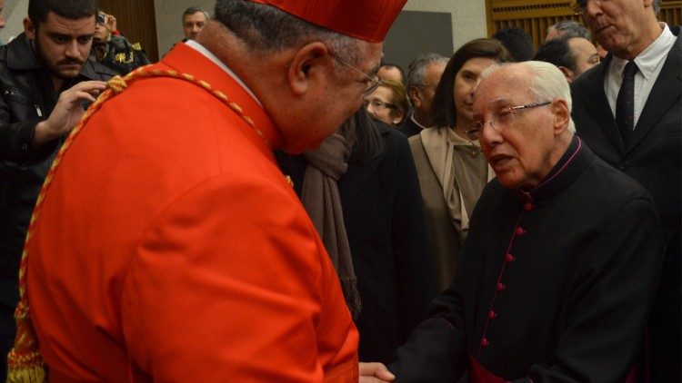 Cardeal Tempesta com mons Jonas no dia do cardinalato de dom Orani