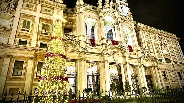 Karácsonyi fényekben a Santa Maria Maggiore bazilika