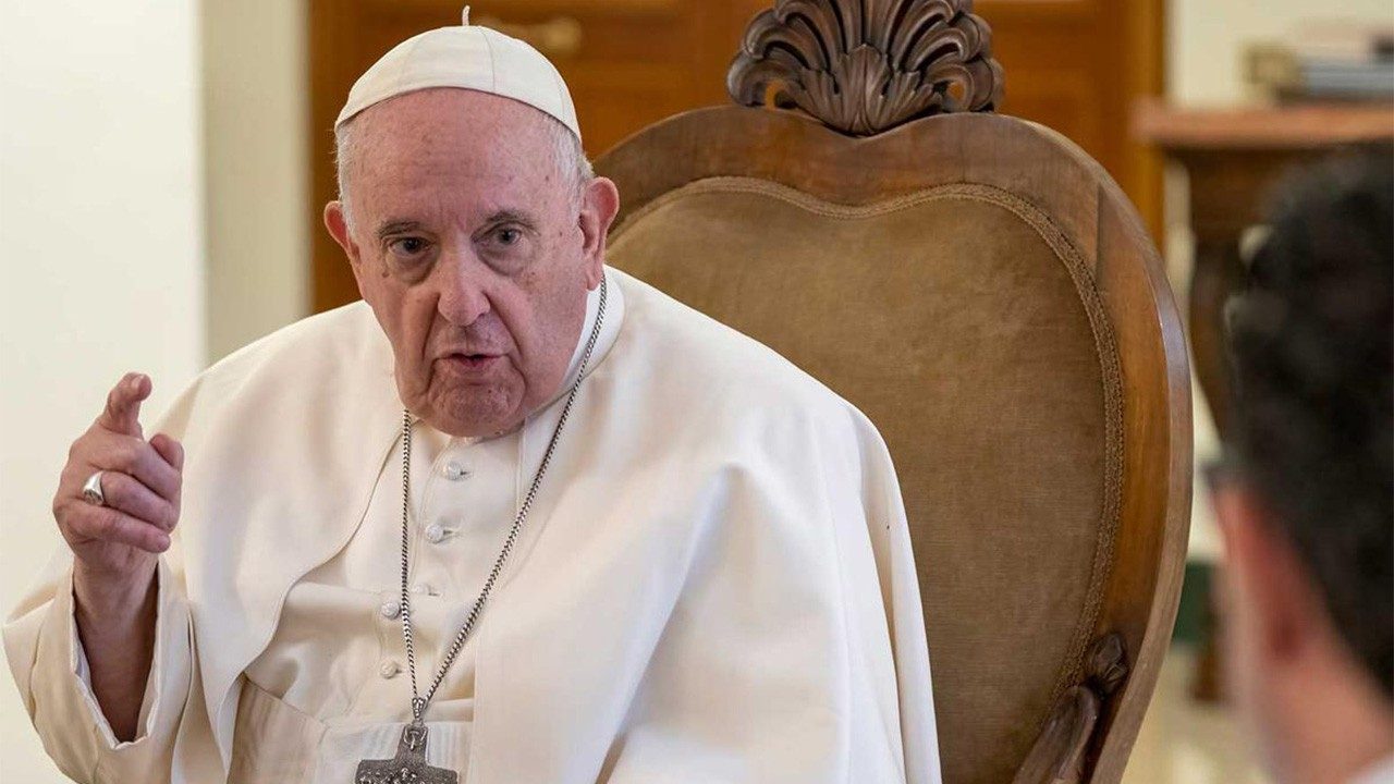 Possível renúncia do Papa Francisco revela que não é um homem