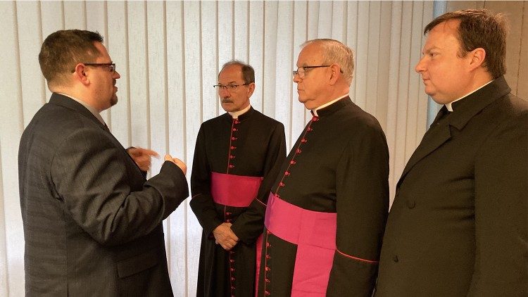 Na Slovenskom veľvyslanectve v Ríme pri prezentácia knihy „40 rokov od prvej pápežskej návštevy Slovákov“
