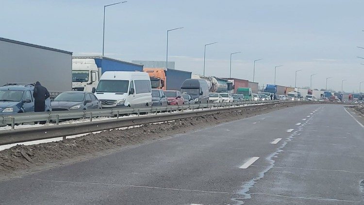 Fila de caminhões na fronteira com a Polônia