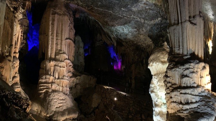 La Natività, presepe vivente, nelle Grotte di Postumia