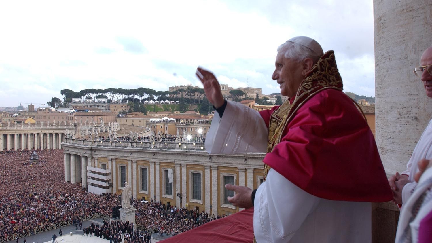神は愛」を教皇在位中の鍵として - バチカン・ニュース