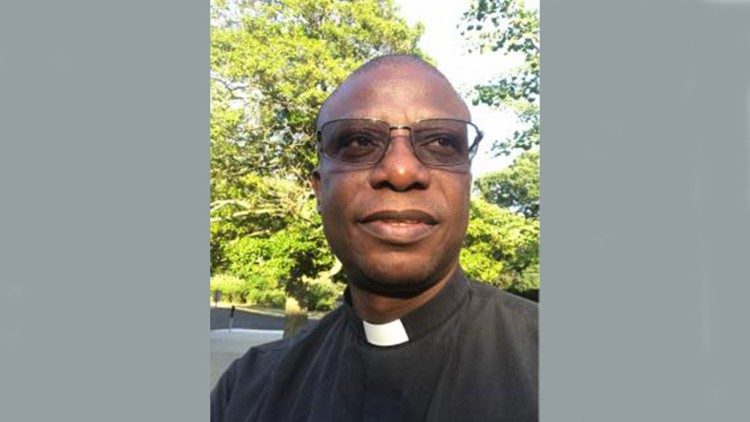 2022.12.28 Mgr Anthony Ovayero Ewherido, nouvel évêque de Warri (Nigeria)