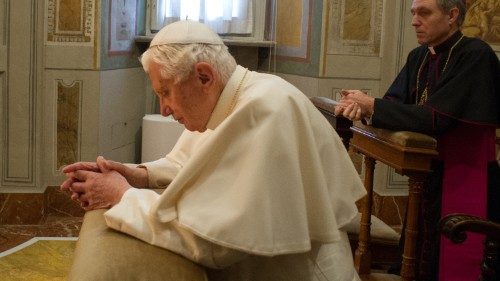 Benoît XVI dans un état grave, mais lucide 
