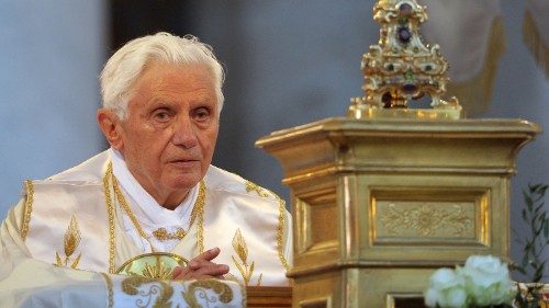 Bruni: El Papa emérito ha descansado bien y su estado es estable