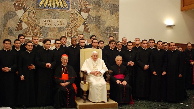 Benedetto XVI in visita al seminario romano maggiore il 17 febbraio 2007