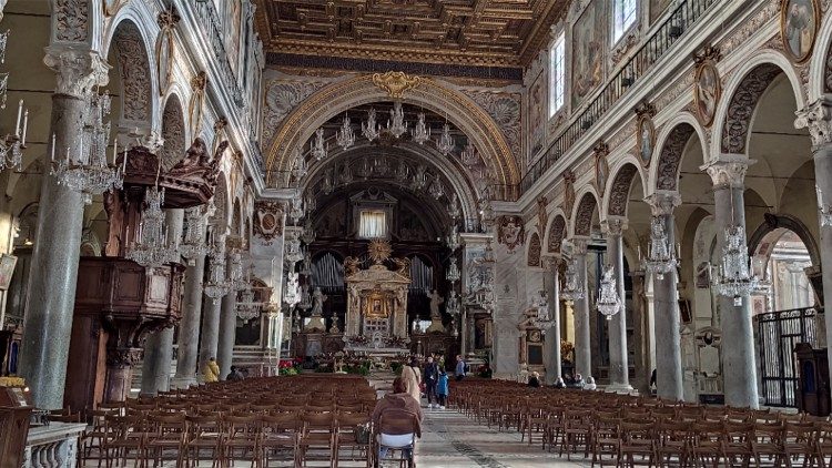 Basilica di Santa Maria in Ara Coeli, navata centrale 