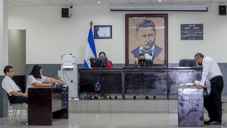 Mons. Rolando José Álvarez Lagos,  obispo de la Diócesis de Matagalpa, en la audiencia preliminar 