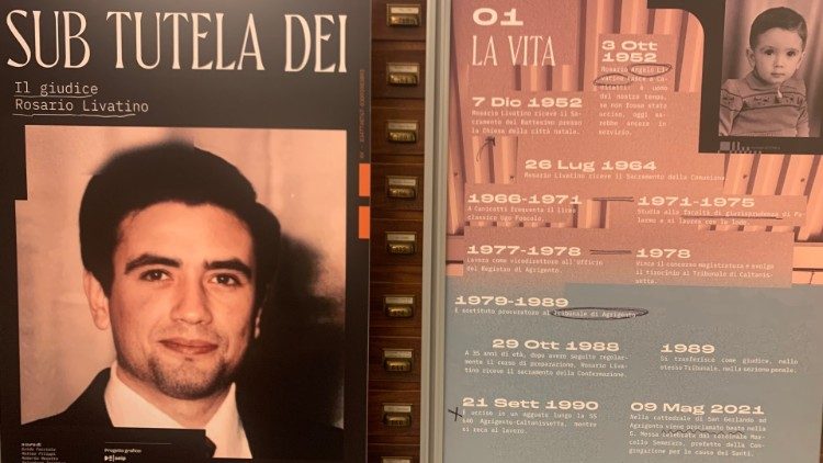 Il primo pannello della mostra "Sub Tutela Dei" allestita nella Biblioteca del Senato