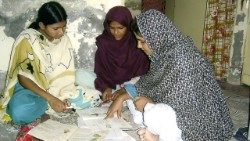 Opam-SOSTEGNO-ALLALFABETIZZAZIONE-DELLE-DONNE-IN-PAKISTAN.jpg