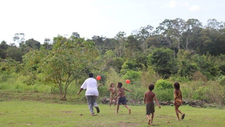 Irma Mary: a vida entre os yanomami