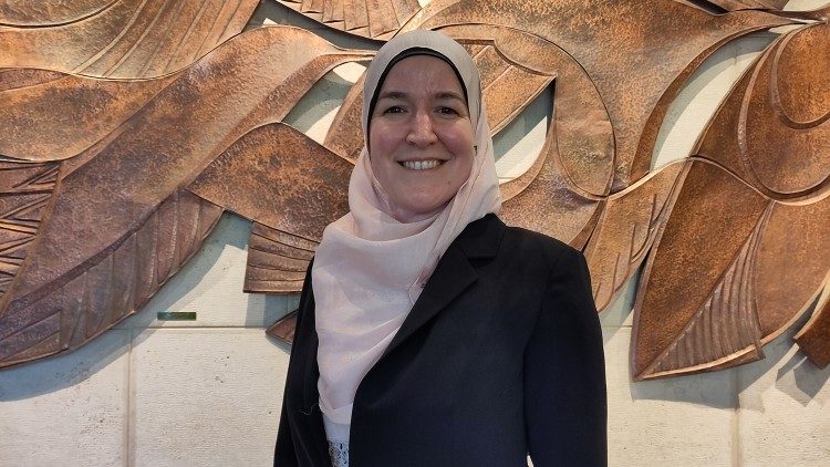 Die deutsche Politikwissenschaftlerin Dunya Elemenler, Vorsitzende der Christlich-Islamischen Gesellschaft (CIG) 