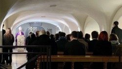 Messa-BXVI-1-mese-morteAEM.jpg