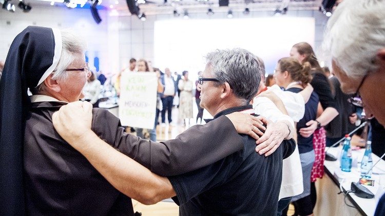 Ein gelöster Moment der Synodenarbeiten