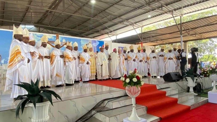 Baba Mtakatifu Francisko amemteua Monsinyo Firmino David, wa Jimbo kuu la Huambo na Gambera wa Seminari kuu ya Kristo Mfalme, Huambo kuwa Askofu mpya wa Jimbo Katoliki la Sumbe, nchini Angola.