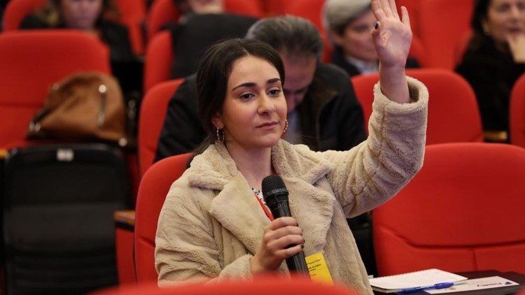 الأنسة نايا بطاح احدى المشاركات في المرحلة القارية 