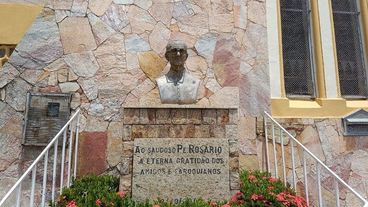 Busto do padre Rosário