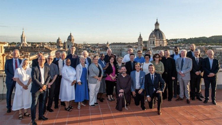 Reunión de Rectores y Decanos en la Conferencia de Rectores de las Universidades e Instituciones Pontificias Romanas (Cruipro) con algunos dirigentes de la Federación Internacional de Universidades Católicas (Fiuc)