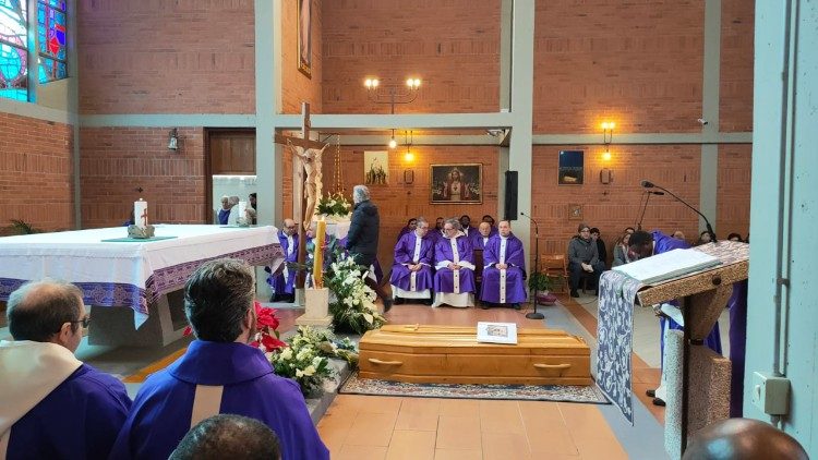 Misa ya mazishi ya Padre Agapito Mhando katika Parokia ya Mtakatifu Egidio, Arezzo Italia