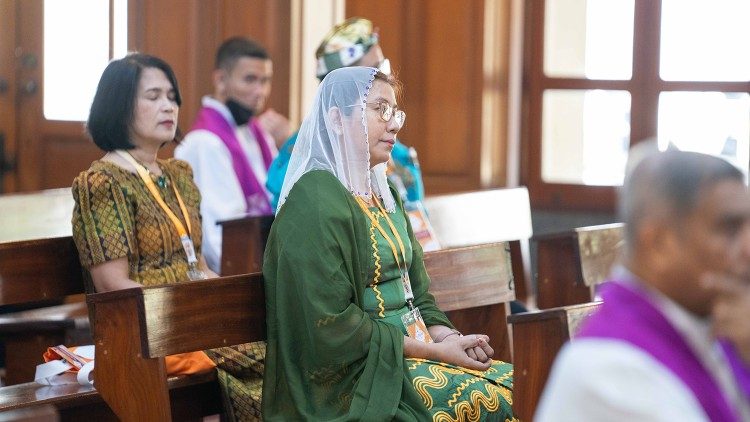 Delegates participate in Opening Mass of the Holy Spirit