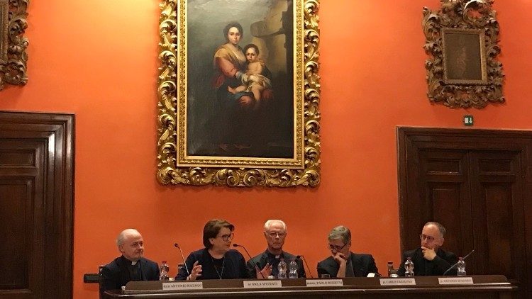 La presentazione del libro "Il vescovo, il Pastore. L'autorità nella Chiesa è sempre al servizio"
