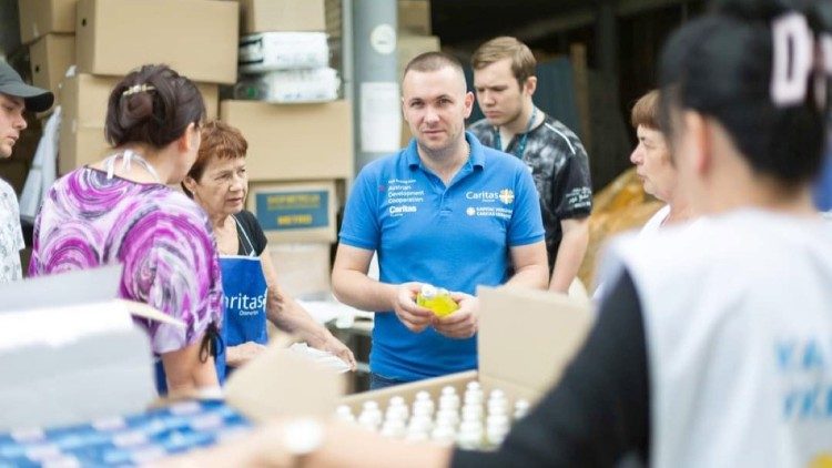 Dmytro durante su trabajo en Cáritas en Donetsk, Dnipro (Ucrania)