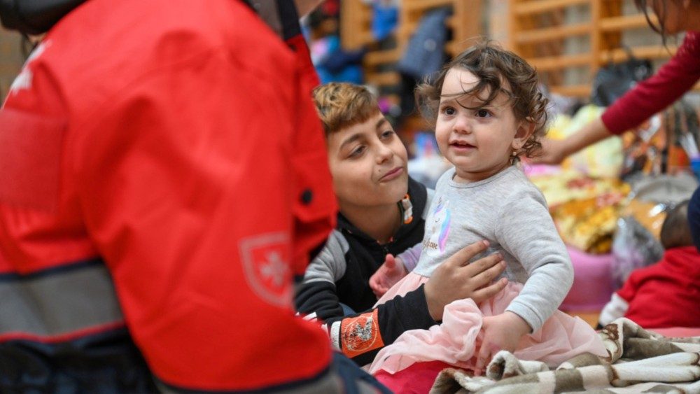 Assistncia humanitria a um jovem refugiado em viagem pela Hungria