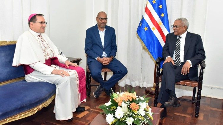 Dom Waldemar Stanisław Sommertag com o Presidente da Repúbblica de Cabo Verde, José Maria Neves