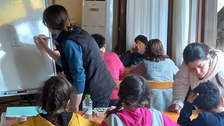 Una scuola allestita da Caritas a sud di Antiochia