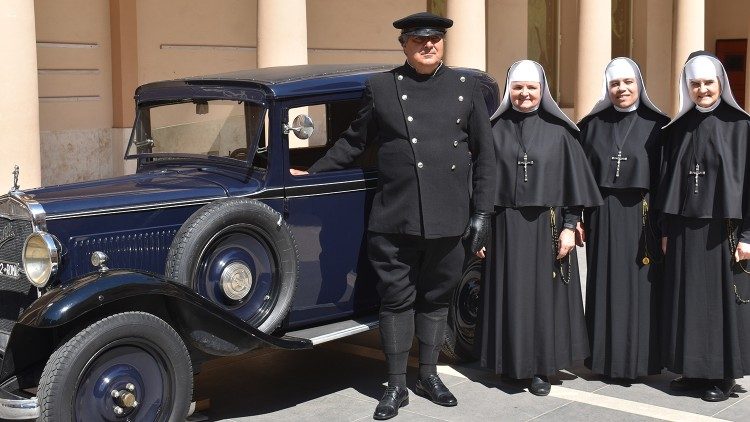 Madre Miriam e Irmãs em cena do filme