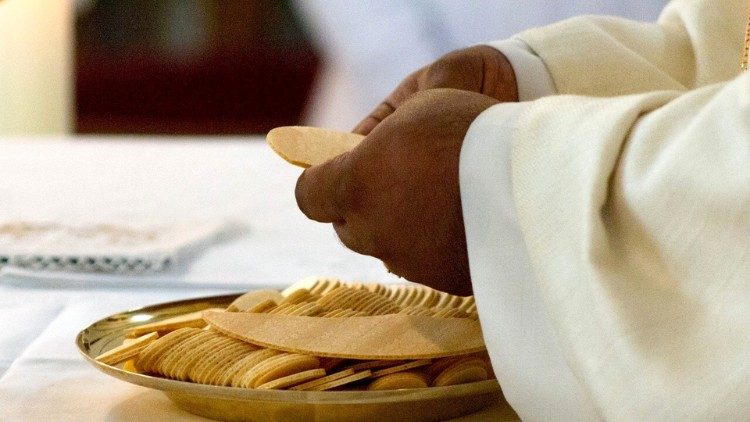 Camerún: Gran consternación por el asesinato de un sacerdote