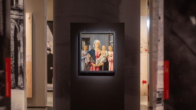 Sala 2. Sezione dedicata a Pasquale Rotondi e Urbino, Piero della Francesca, Madonna col Bambino e angeli detta Madonna di Senigallia, 1474 circa, olio e tempera su tavola, Urbino, Galleria Nazionale delle Marche 