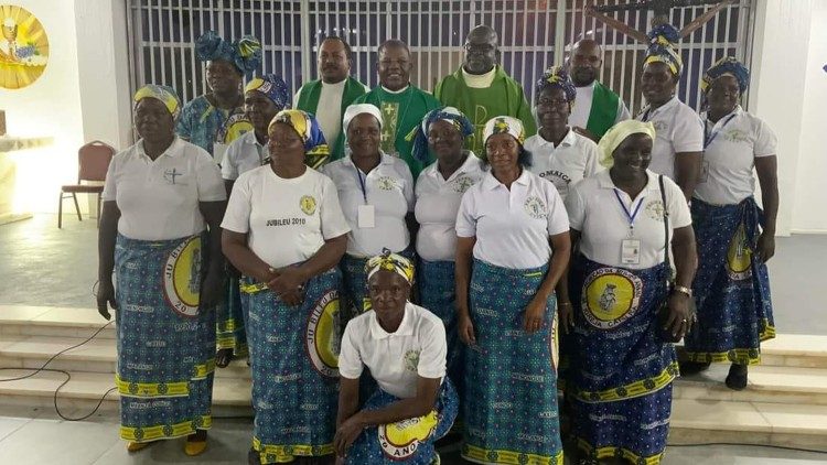 Sacerdotes e Religiosos/as da CEAST celebram 10° ano de pontificado do Papa Francisco