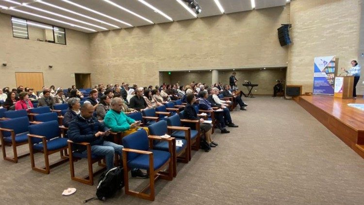 Encontro na sede do CELAM