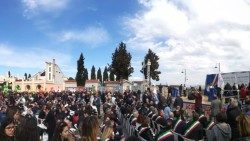 Cinitero-di-Casal-di-Principe-25-anni-morte-don-Peppe-Diana.jpg