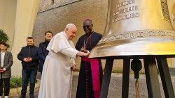 Pope-Frances-blesses-the-bell-Voice-of-the-Unborn.jpg