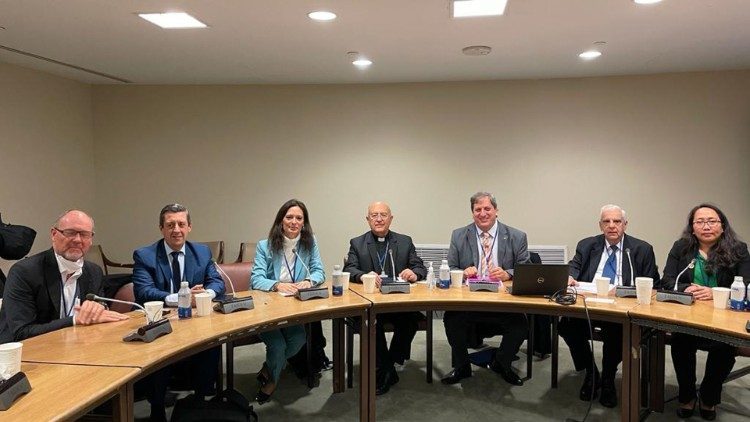 Participantes en el evento “Agua y esperanza", en el marco de la Conferencia de la ONU sobre el Agua.