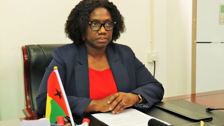 Maria da Conceição Évora, Ministra da Mulher, Família e Solidariedade (Guiné-Bissau)