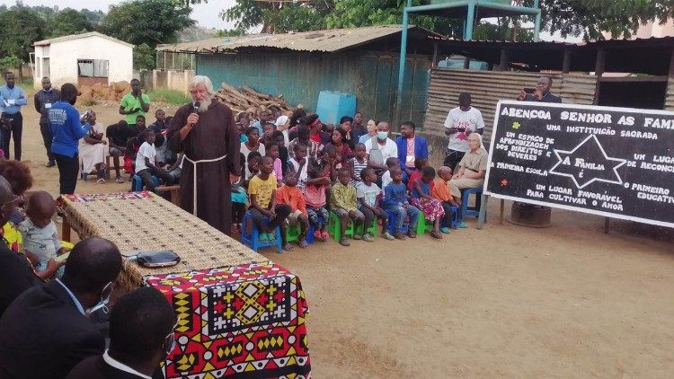 Bispos da CEAST visitam Centro dos Frades Capuchinhos no Zaire (Angola)