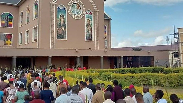 Maandamano ya kuingia Kanisani katika Siku ya Matawi