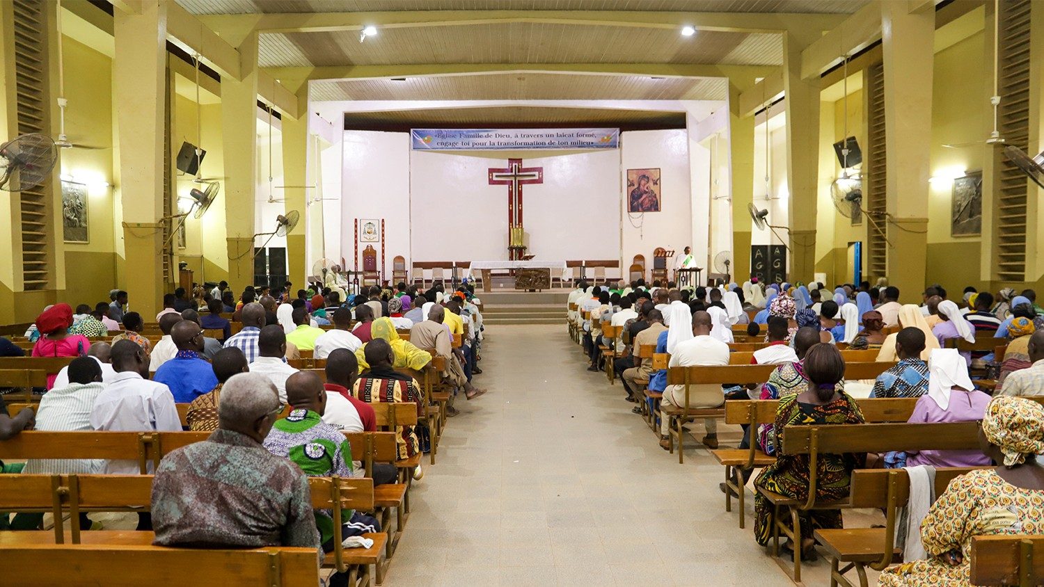 Pasqua In Niger Gli Occhi Fissi Sulla Croce Di Cristo Per La Pace Nel Sahel Vatican News