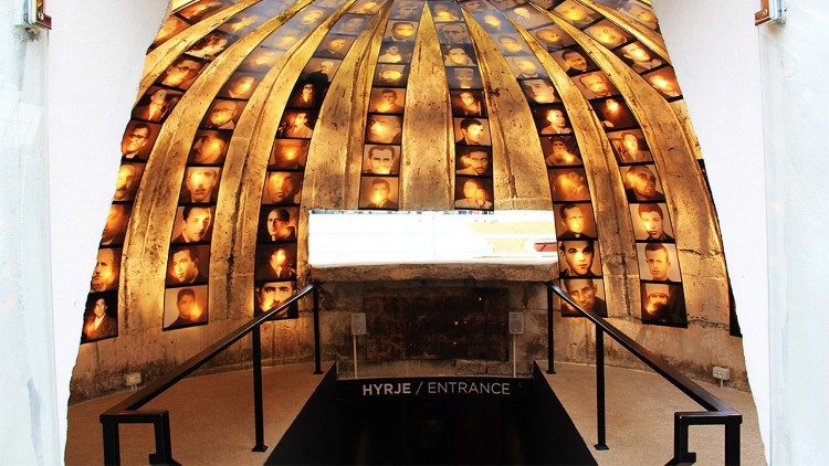 Bunk Art 2, Tiranë Shqipëri, ku do të shkojnë për vizitë meshtarët nga Roma