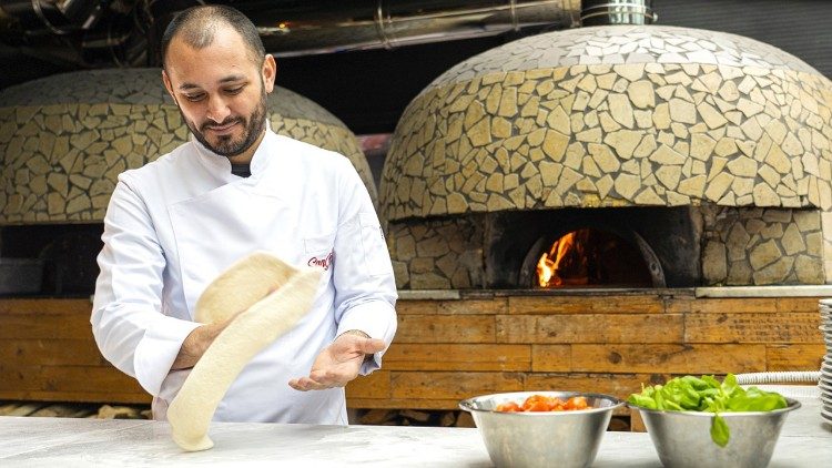 Ciro Di Maio al lavoro nella sua "San Ciro"