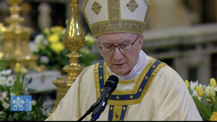 Kardinali Pietro Parolin duke mbajtur predikimin
