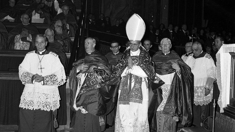 Paulius VI Vatikano antrojo susirinkimo Antrojoje sesijoje Šv. Petro bazilikoje 1963 m. lapkričio 25 d. 